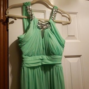 Green city trianglea dress in size 9